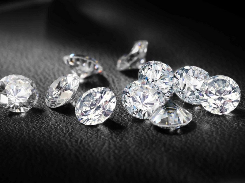 Лучшие друзья девушки — это бриллианты, или Сколько мужчина готов на вас потратить?