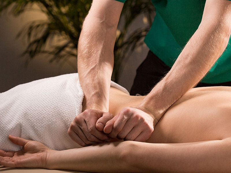 Классический массаж при болях в позвоночнике и суставах