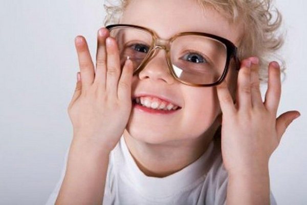 Почему дети могут не жаловаться на ухудшение зрения и как вовремя заподозрить тревожные симптомы