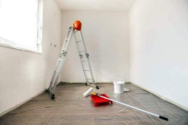 Как следует подготовить потолок к покраске?
