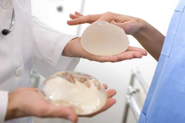 Стоит ли боятся силиконовых имплантатов: мнения врачей