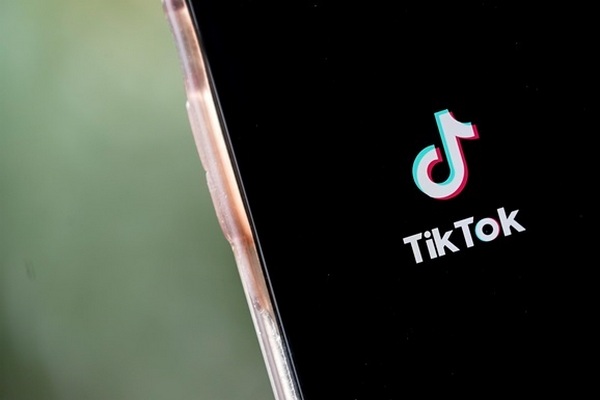 Продажа TikTok компаниям из США отложена на неопределенное время - СМИ