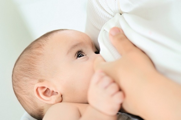 Можно ли прекращать кормить ребенка грудью раньше года, например в 3 месяца?