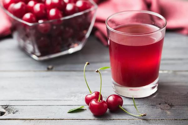 Эксперты рассказали о полезных свойствах вишневого сока