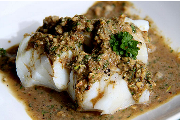 Рыба под сливочно-ореховым соусом «Знойный сирокко»