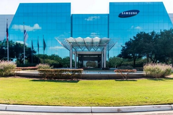 Samsung хочет построить 11 заводов по производству чипов