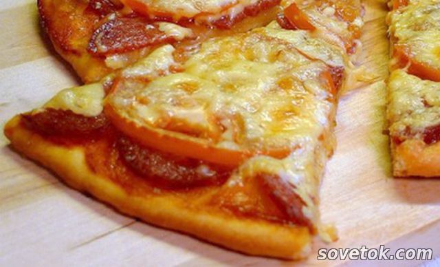 Простой рецепт быстрой пиццы на сковороде