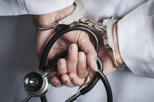 Что могут предпринять врачи, пойманные на взятке?