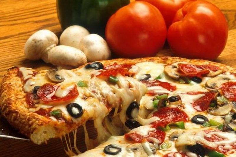 Как приготовить тесто для итальянской пиццы, чтобы не нужно было ее заказывать