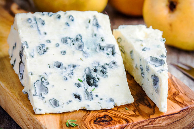 Сыр с плесенью — польза или вред