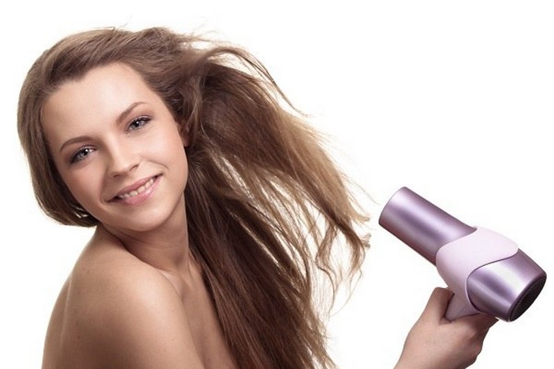 Пять самых распространенных ошибок при сушке волос феном