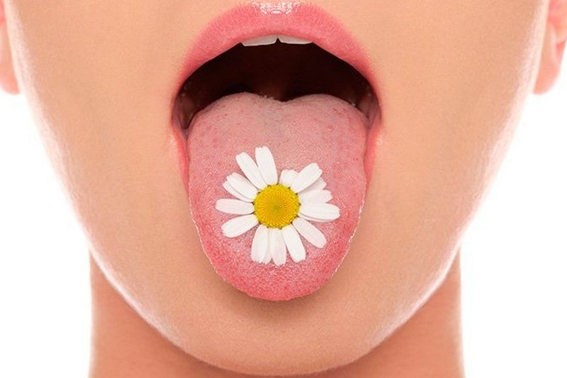 Чтобы не пахло: как правильно чистить язык