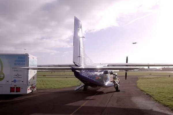 Первый в мире самолет на водороде прошел летные испытания: на что он способен