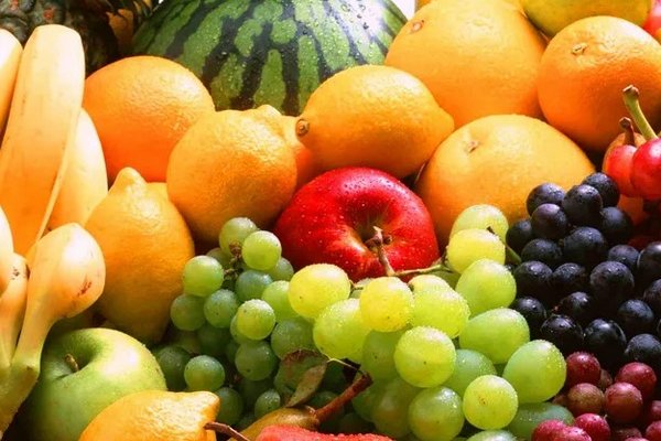 Какие фрукты могут навредить вашему здоровью: ответ диетолога
