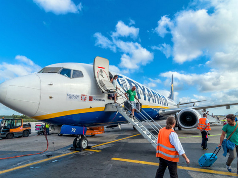 Ryanair распродает самые дешевые авиабилеты на весну 2020