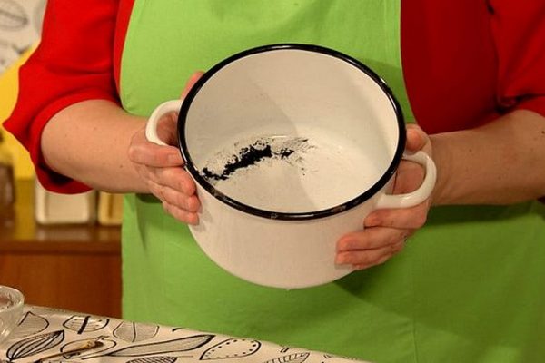 Как продлить срок службы эмалированной посуде