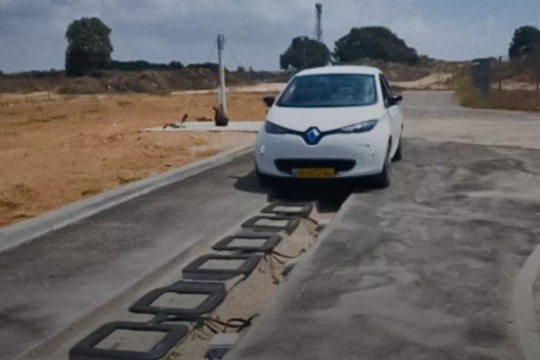 В Израиле дороги будут заряжать электромобили