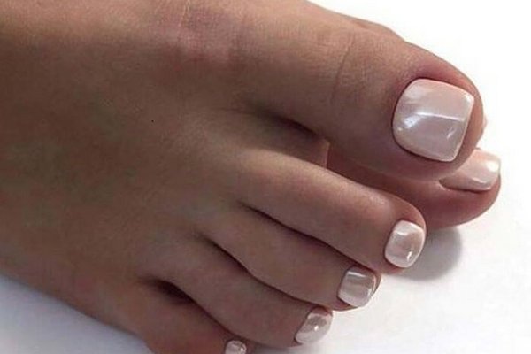 Особенности покрытия лаком ногтей на ногах