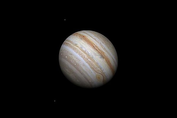 Ученые рассказали, как появилась атмосфера спутника Юпитера