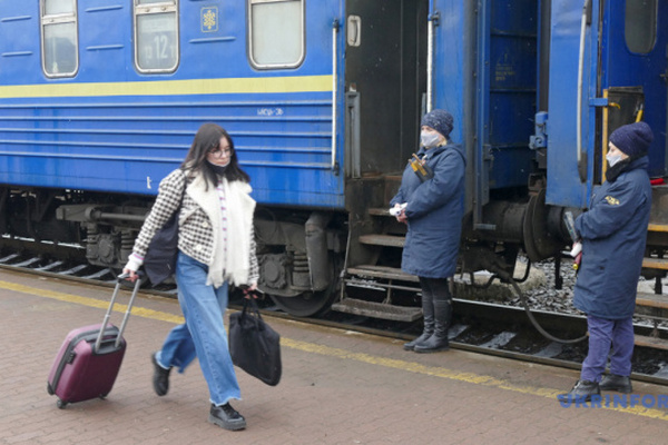 Укрзализныця обнародовала перечень самых популярных рейсов на майские праздники