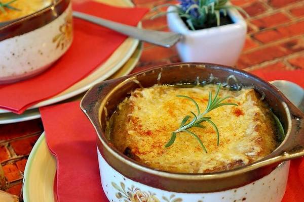 Французский луковый суп с курицей для всей семьи: пошаговый рецепт