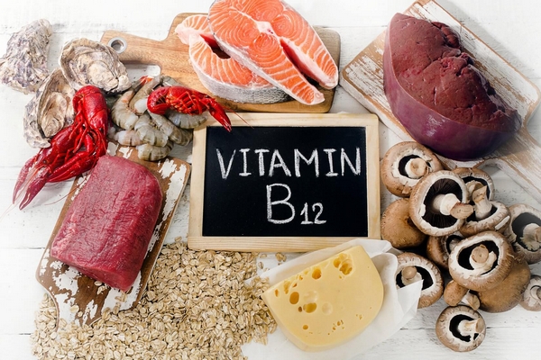 Чем полезен витамин B12?