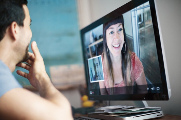 Общение по онлайн видеочату: в чем преимущества?