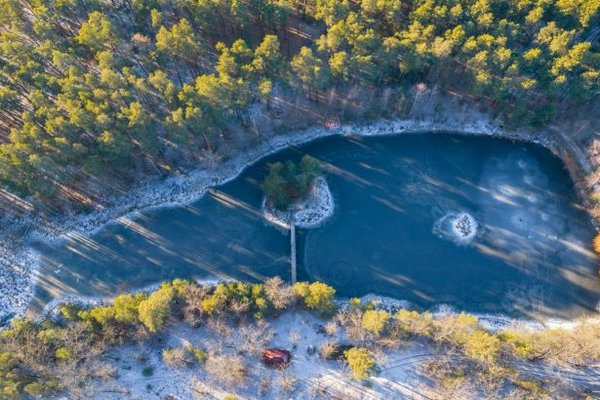 Будущая туристическая локация: на Житомирщине обнаружили удивительное озеро