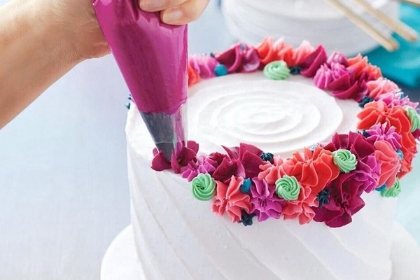 Как правильно выбирать насадки для украшения торта?