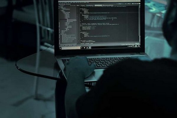 В киберполиции дали советы украинцам, как не стать жертвой хакера