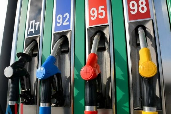Контролировать цены на топливо будут военные администрации