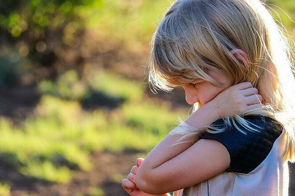 Заикание у ребенка: причины возникновения и лечение