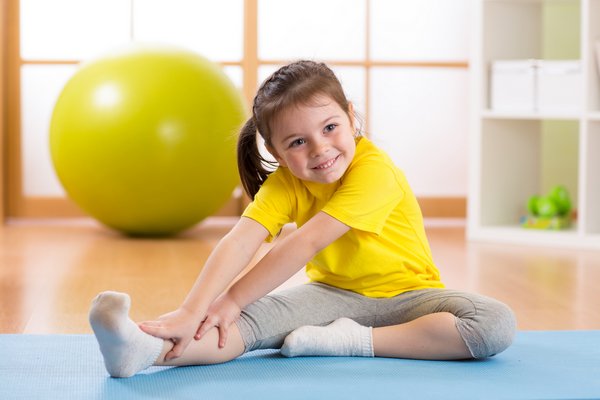 Упражнения для ног и рук для ребенка