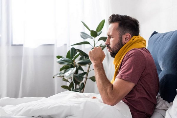 Ночной кашель: врачи рассказали, как избавиться от приступа
