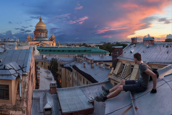 Туры по крышам Питера: вид на Невский проспект