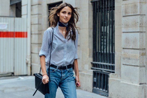 С чем француженки носят джинсы: стильные образы каждый день