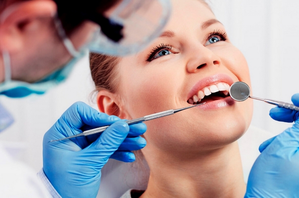 Срочный поход к стоматологу: когда лечение уже нельзя откладывать?
