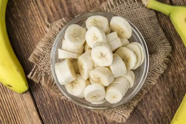 Как хранить бананы, чтобы не чернели 15 дней: лайфхак