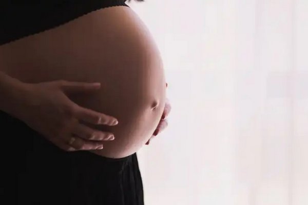 Какие витамины могут навредить беременным женщинам