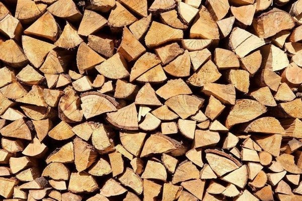 Какие дрова лучше выбрать для отопления: несколько советов