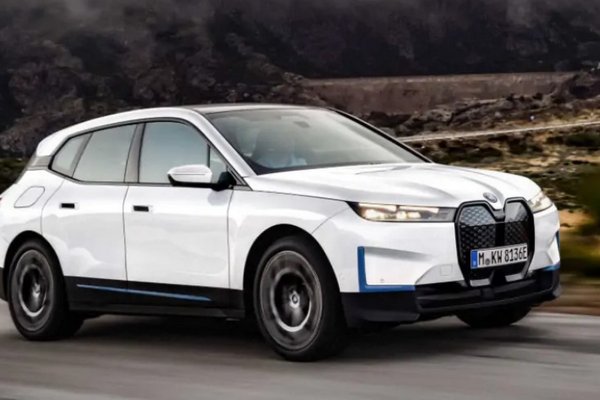 Электрокар BMW научили проезжать 1000 км на одном заряде