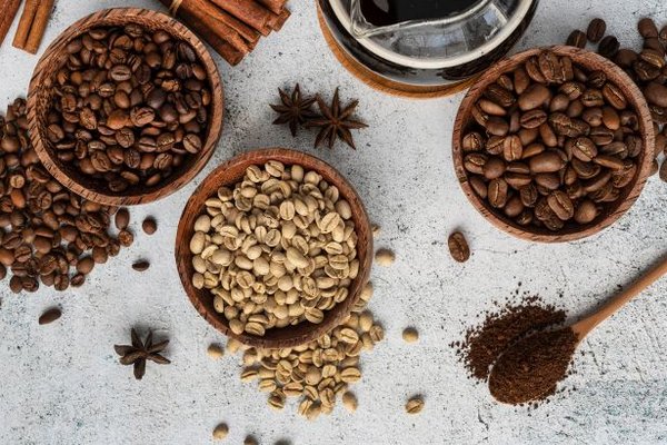 Какие кофейные зерна более полезны - зеленые или жареные? Ответ вас удивит