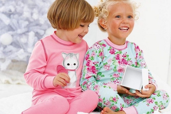 Особенности выбора пижамы для ребенка