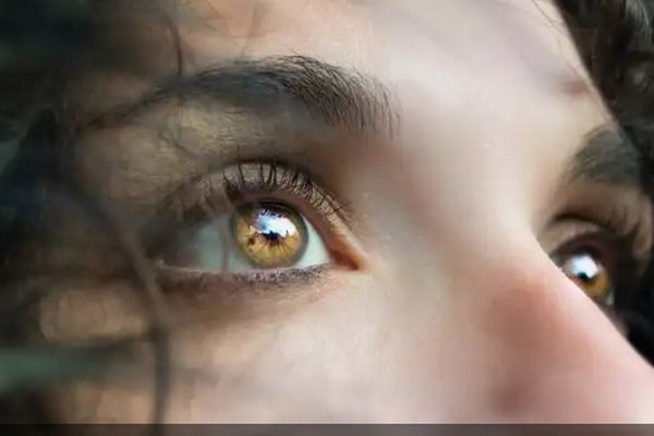 Влияет ли цвет глаз на ваши способности: интересное исследование