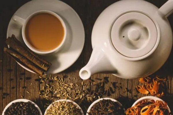 Можно ли пить чай, если у вас проблемы с давлением: ответ ученых