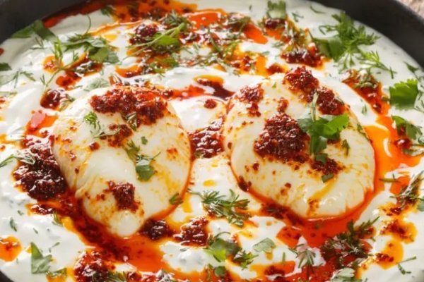 Такую яичницу готовят турецкие повара: необычный и очень аппетитный рецепт