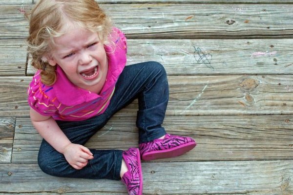 Как успокоить плачущего ребенка, что сказать ребенку, который кричит: полезный лайфхак
