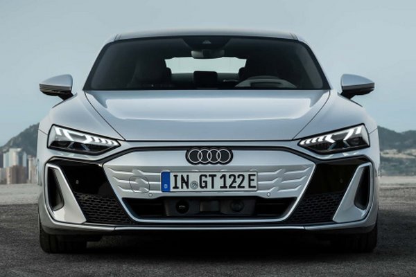 Audi выпустила самый быстрый и мощный электрокар за всю свою историю