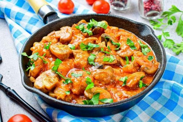 Вкусная идея для праздничного стола: готовим филе свинины с грибами