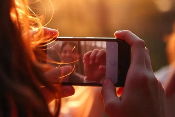 Эта функция включена во всех: главный пожиратель заряда смартфона